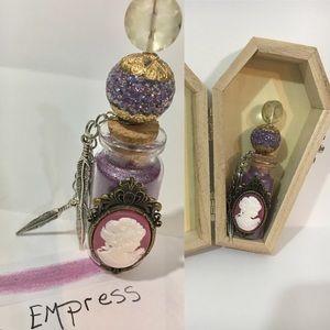 Highly pigmented loose powder shadow